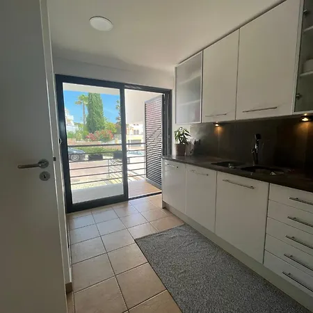 Ocean View Residences 3 Bedroom Villa's Sea View 28 Villa *